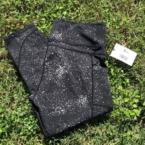 Zyia - Black Reflective Pocket Light n Tight Leggings